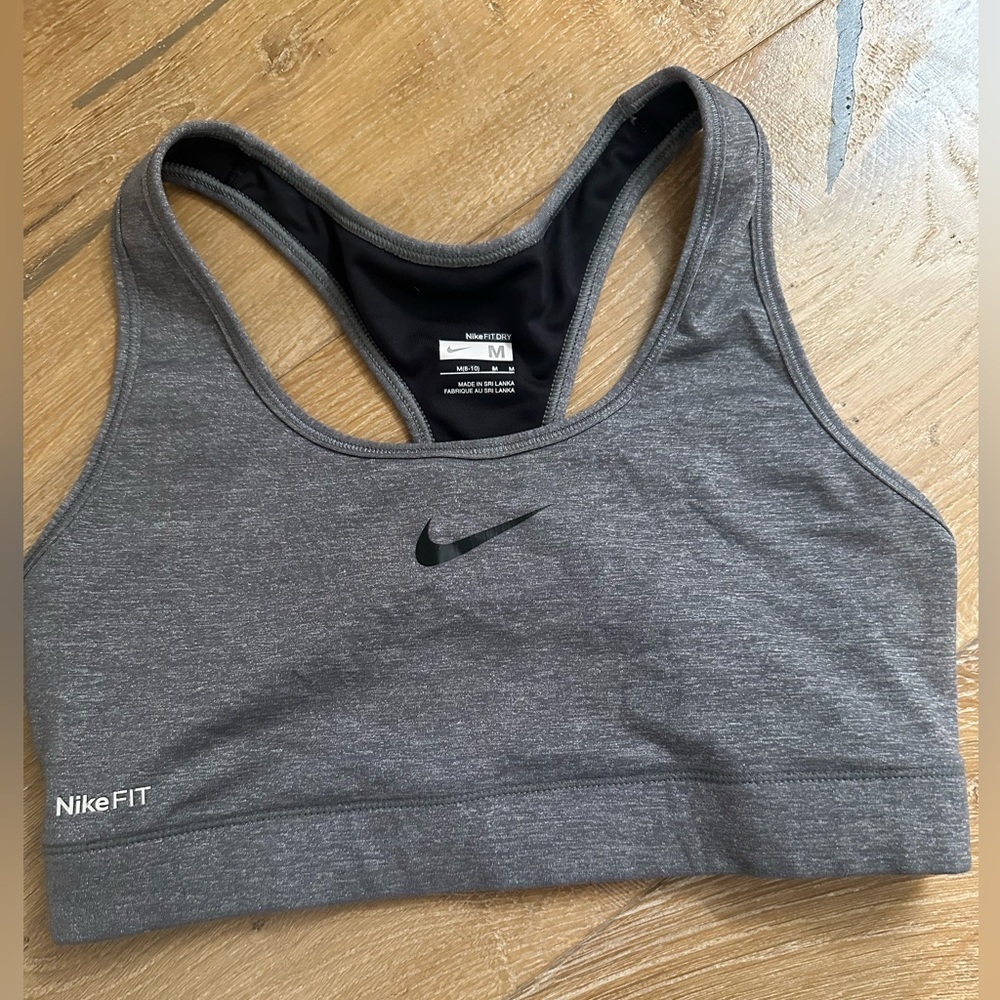 Nike Dry fit woman’s sports bra